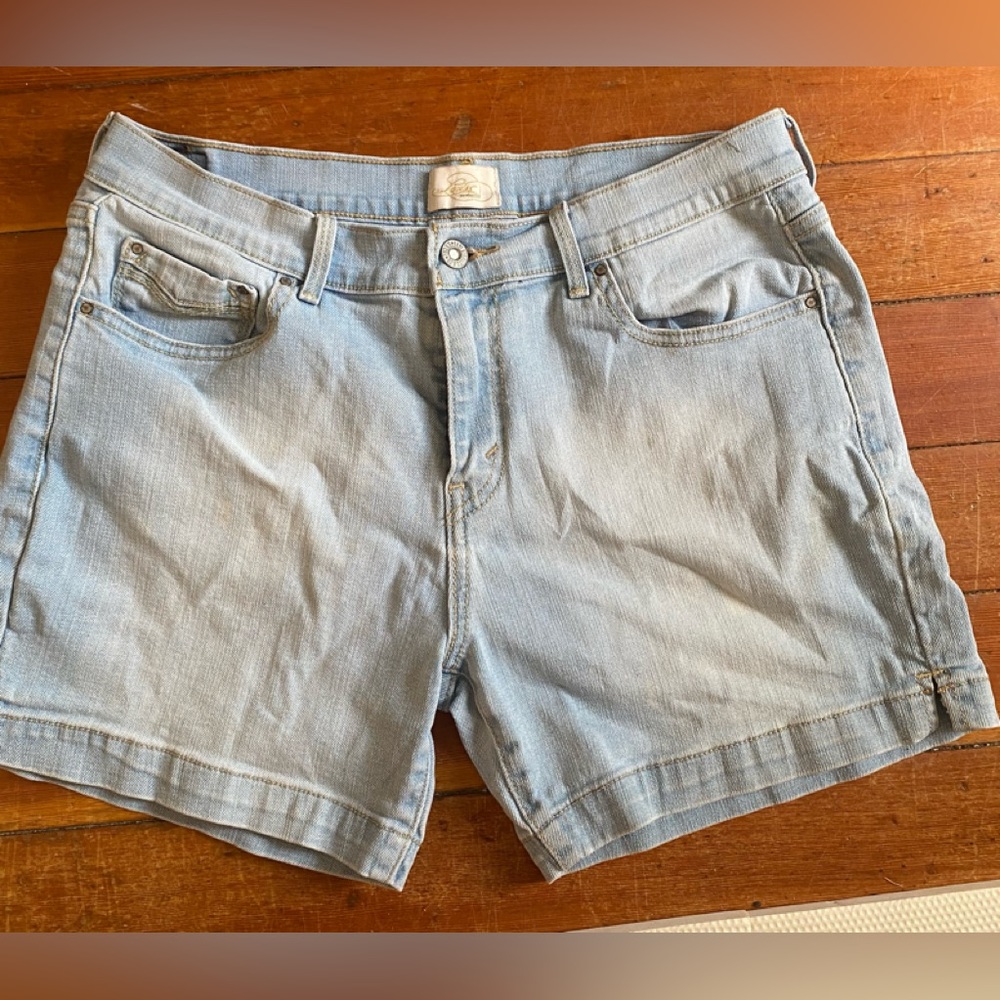 Levi’s Jean shorts. Size 10